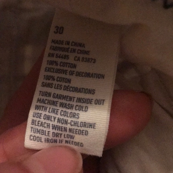 American Eagle Mens Plaid White Gray Longer Length Shorts - Picture 7 of 7